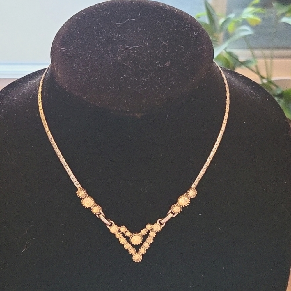 Vintage Flower V Necklace